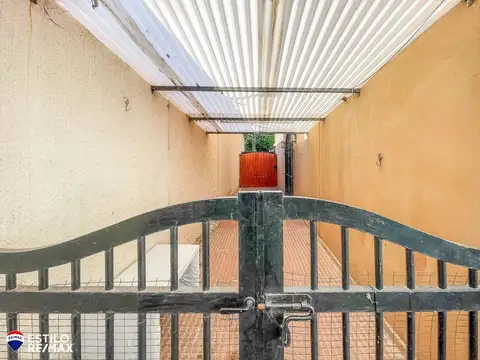 Casa en Venta con 4 cocheras