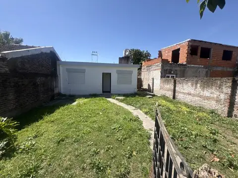 Dpto con con patio Compartido en Parque San Martin - Merlo