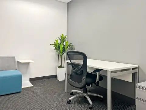 Oficina privada para 1 persona – Regus Montevideo, Tres Cruces