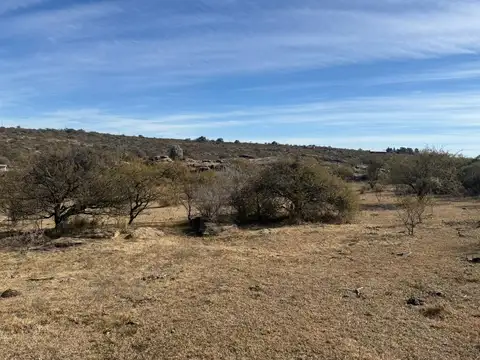 TERRENO CON BAJADA AL ARROYO