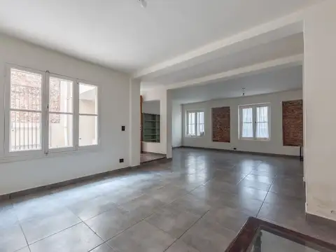 Casa 5 ambientes con 3 baños