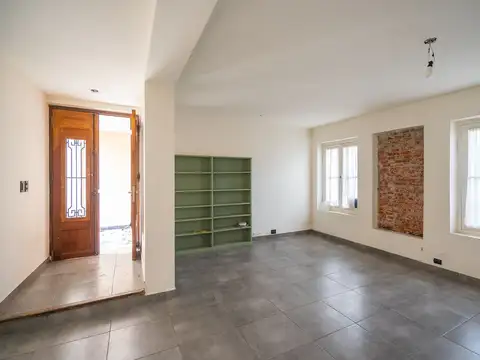 Casa moderna con jardín y pileta