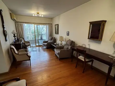 Laprida 1800, Piso 4