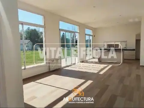Casa 5 ambientes con 3 baños