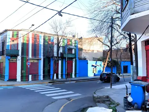 LOCAL -VIVIENDA  Y DEPOSITO-EX BAR NOTABLE "LA BUENA MEDIDA"