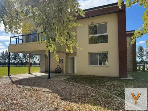 Casa en Venta - 4 Dormitorios 3 Baños - 1000mts - Coronel Brandsen - Haras del Sur III - La Plata