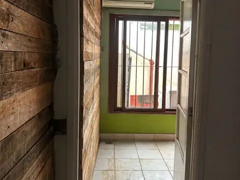 Depto Tipo Casa 4 ambientes con 2 baños