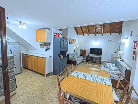 Depto Tipo Casa 2 ambientes con 1 baño