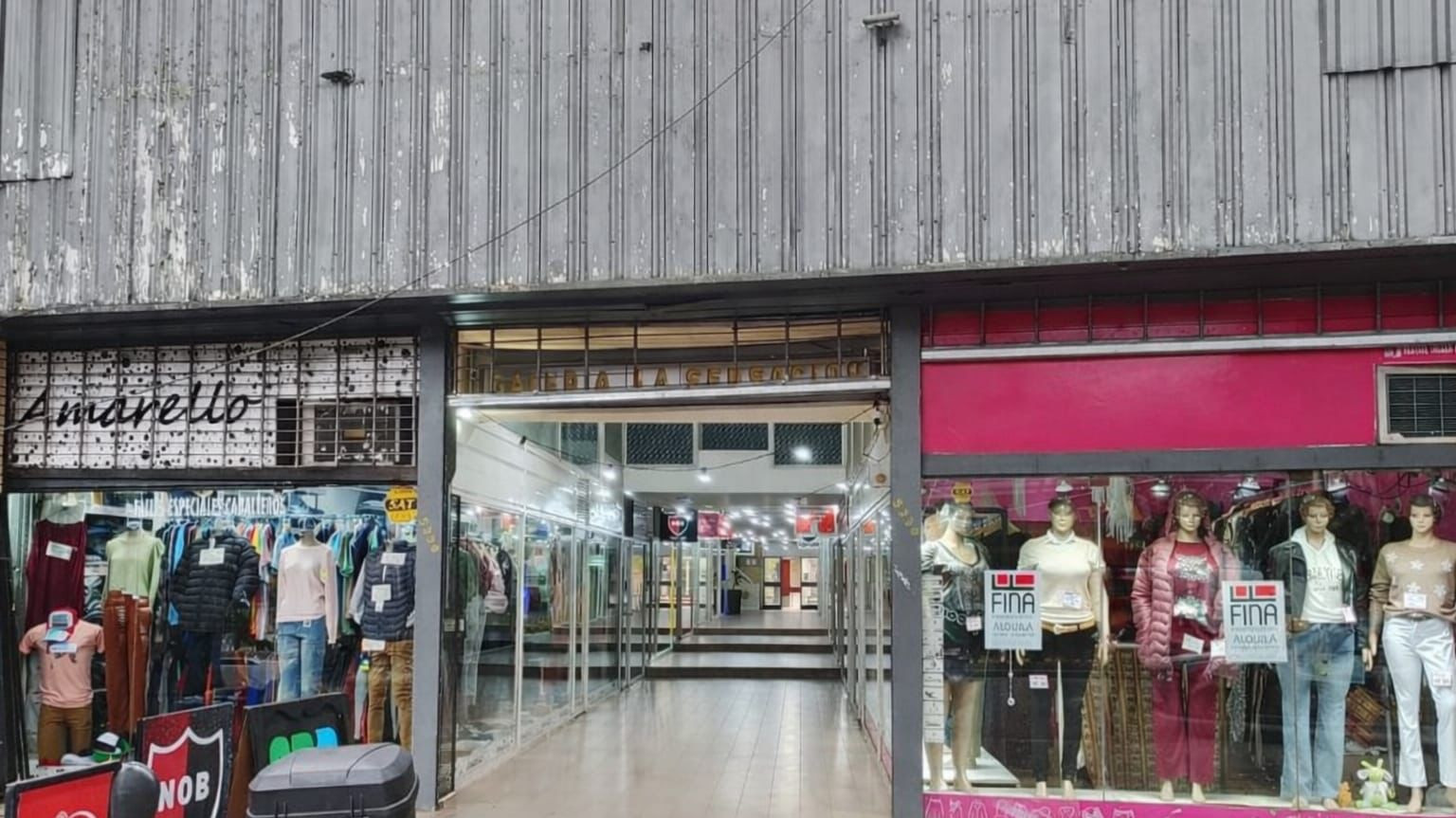 LOCAL COMERCIAL GALERIA "LA SENSACION"
