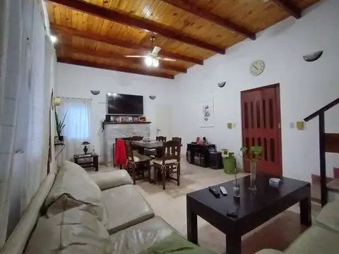 Casa en Venta con 1 cochera