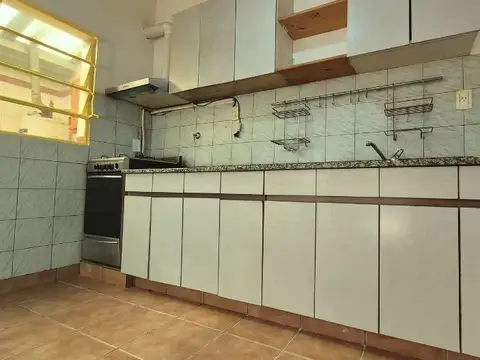 Depto Tipo Casa 5 ambientes con 2 baños
