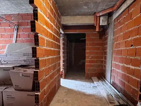 3 ambientes con patio y fondo