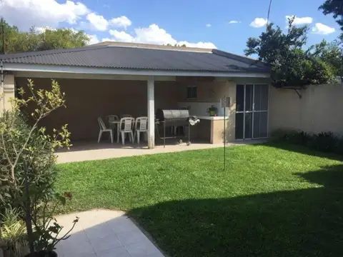 Casa En Venta de 3 dormitorios APTA CREDITO Ing Maschwitz