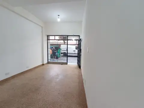 Local en Alquiler en Recoleta, $ 900.000