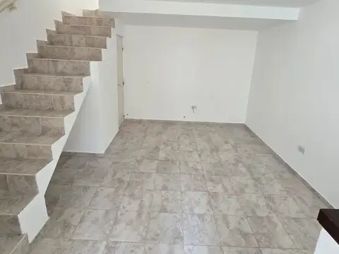 Depto Tipo Casa en Alquiler de 2 ambientes