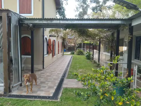 Casa 5 ambientes con 5 baños