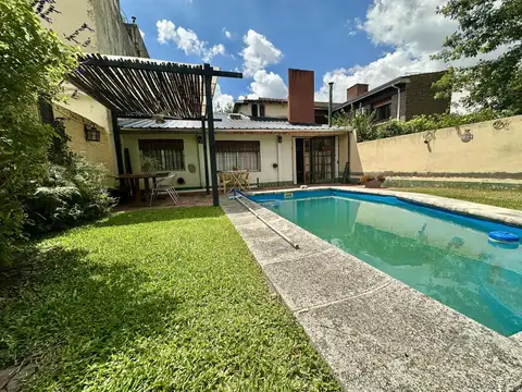 Casa en venta en Martínez con jardin