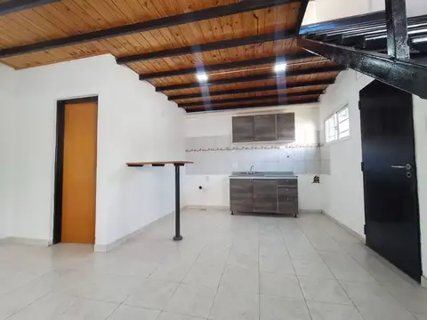 Depto Tipo Casa 2 ambientes con 1 baño