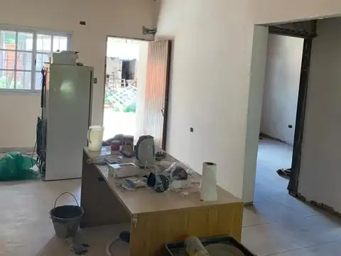 ¡Oportunidad! . Excelente construcción
