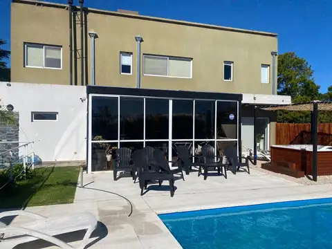 Casa en Venta en Country El Paraíso, USD 240.000