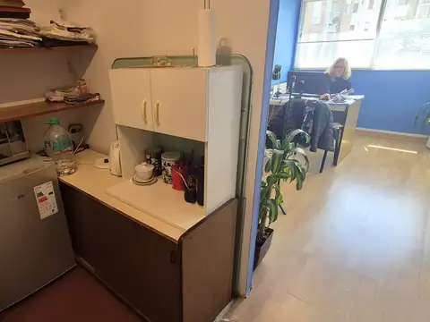 Oficina 3 ambientes con 1 baño