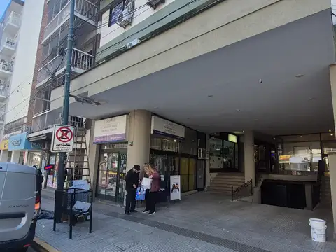 Oficina de 37m² Al Lado de La Municipalidad de Vicente Lopez. Mucho Sol