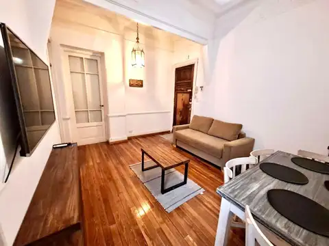 Avenida Hipólito Yrigoyen 900