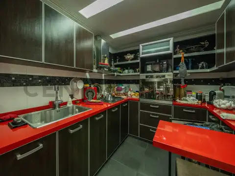 VENTA PH 5 amb con ascensor, patio y garage