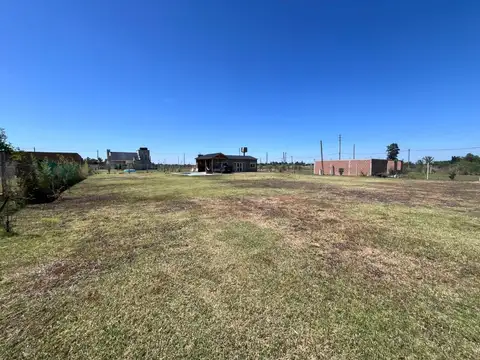 VENTA CASA 1 AMB CON GALERIA Y PILETA EN MERLO