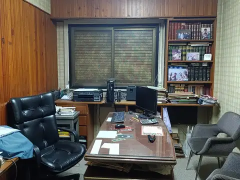 VENTA  Lavalle al 1100 - Excelente oficina completa c/ 3 despachos.