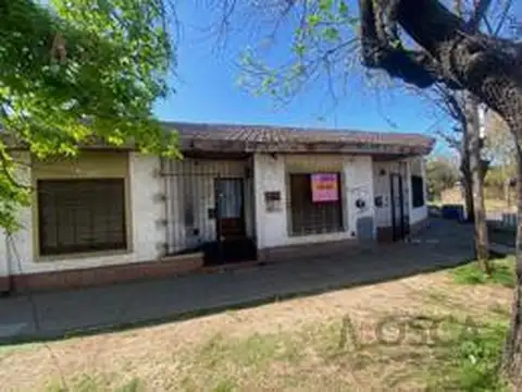 vendo 3 dormitorios cochera y patio Moreno centro