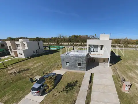 Casa en venta Barrio Santa Ana | Villanueva | pileta PERMUTA