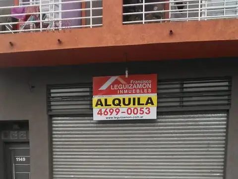 AMPLIO LOCAL - COLECTIVOS EN PUERTA - A 500 MTS DE CAPITAL