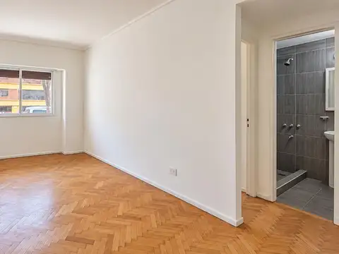 ALQUILER 2 AMBIENTES EN PLANTA BAJA CON PATIO – BELGRANO – SIN EXPENSAS
