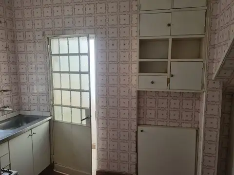 Venta PH dos dormitorios, terraza. Centro