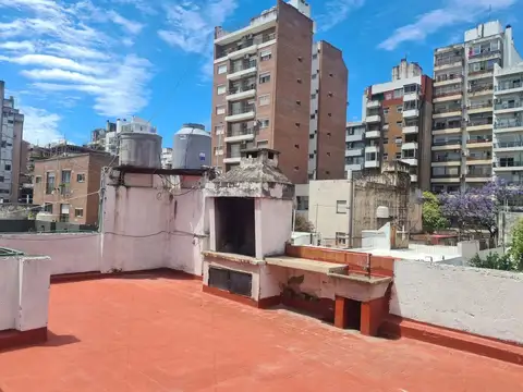 Venta PH dos dormitorios, terraza. Centro