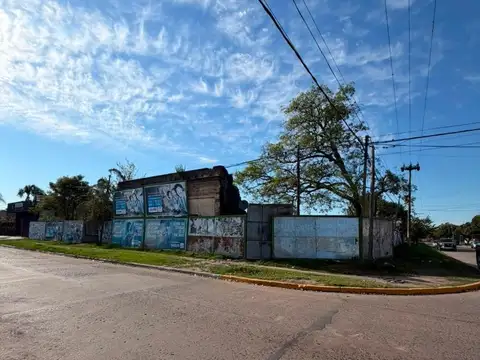 Gran terreno en esquina - 40x40m