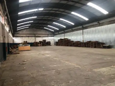 Excelente Depósito en Alquiler en Garin