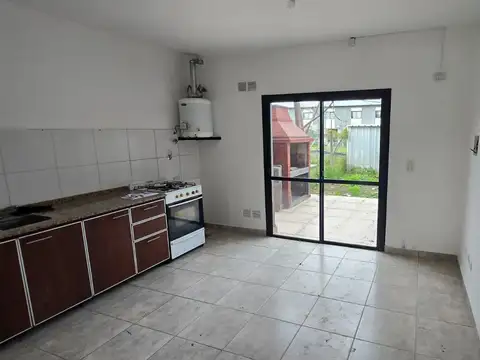 Casa 3 ambientes con 2 baños