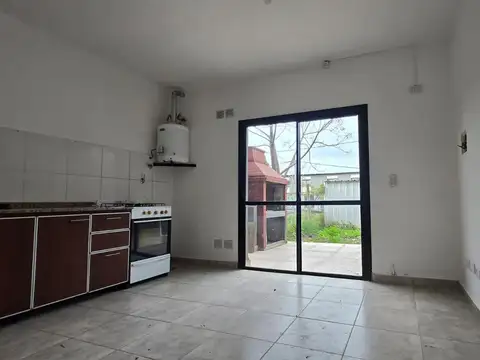 Casa en Alquiler con 1 cochera