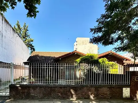 CASA EN VENTA -EXCELENTE UBICACION