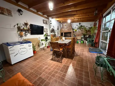 Casa en Venta en Isidro Casanova, USD 95.000