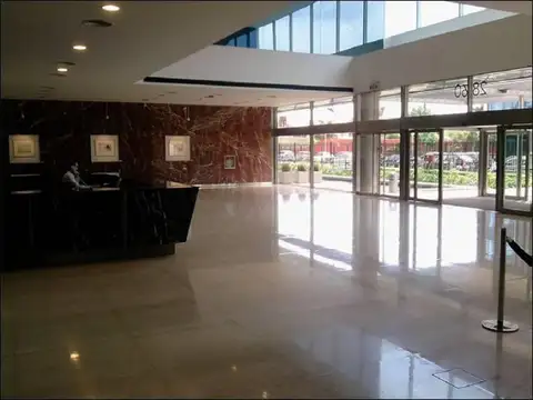 Oficina en Alquiler con 45 cocheras