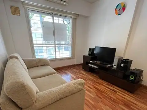 Paraguay 105 , Piso 1