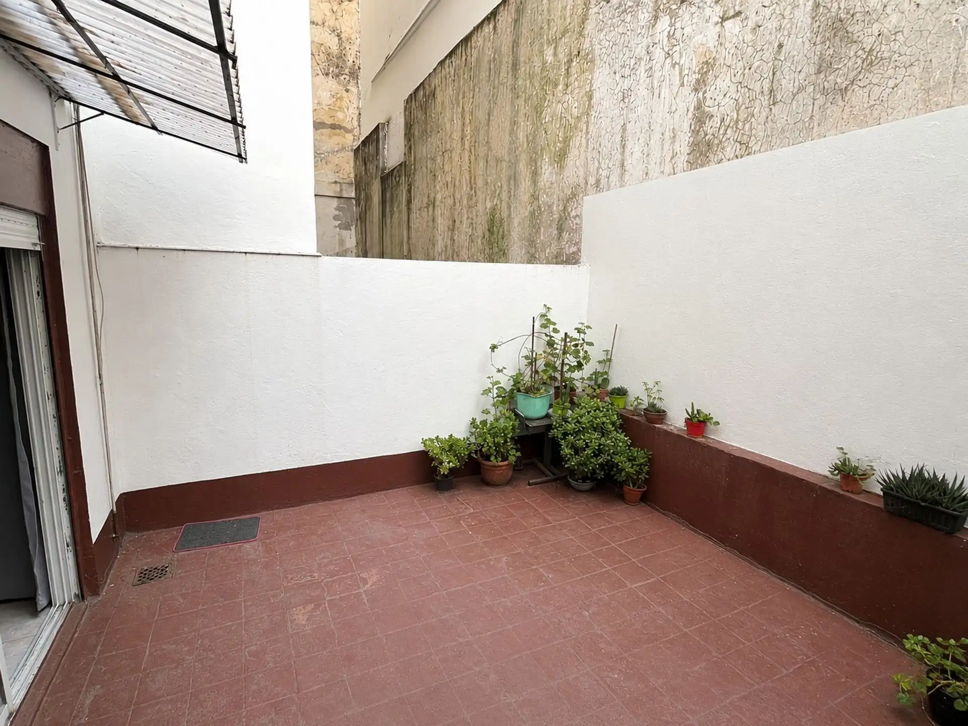 MONOAMBIENTE VENTA PLAZA COLON CON PATIO