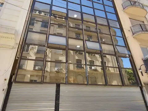 Edicicio 6 plantas de 120 m2 c/u 800 m2 totales, AA central y ascensor, oportunidad local con ofi