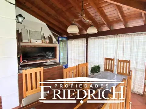 Casa 4 ambientes con 3 baños