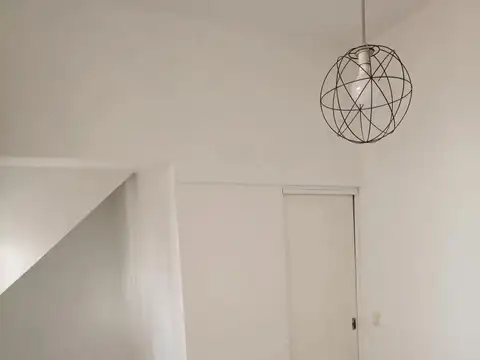 Depto Tipo Casa 4 ambientes con 2 baños