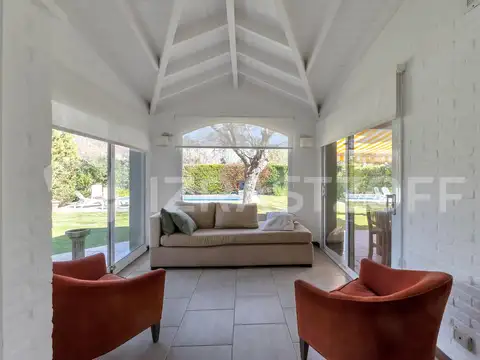 Casa 6 ambientes con 4 baños