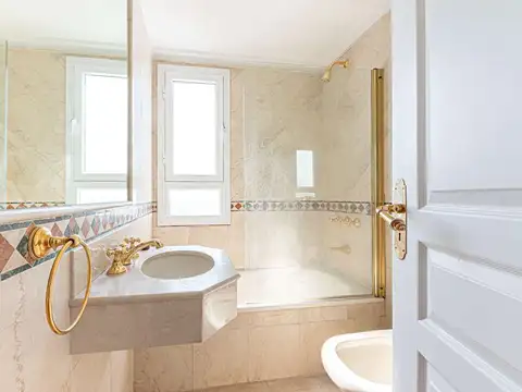 Departamento en Venta con 3 cocheras